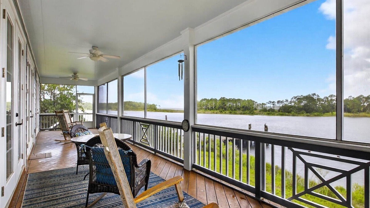 Carrabelle House | Vista en Barco – Waterfront Bliss Awaits