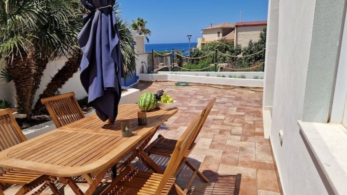 Portoscuso Apartment | Vista Mare, a Piedi in Spiaggia, Apt. "scirocco"
