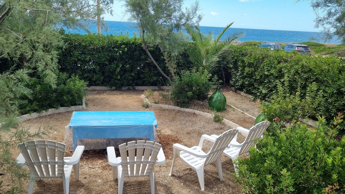 Posto Rosso Villa | Vista mare: villa di 220 mq sul mare Ionio, accesso al mare con passarella