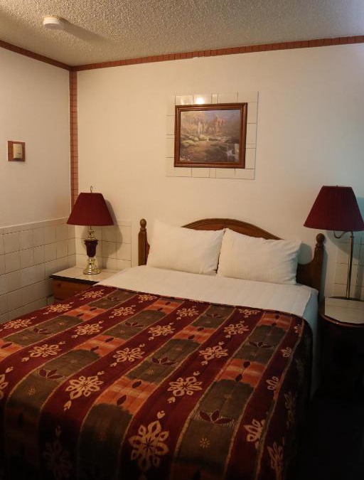 Vegreville Hotel | Vista Motel