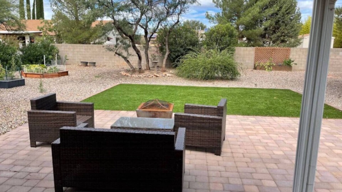Sierra Vista House | Vista Retreat - Country Club Est