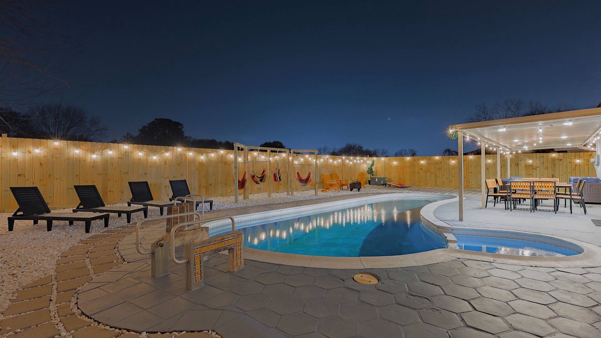 Clodine House | Vista verde villas 4BRs pool/gameroom/gym/southwest/houston