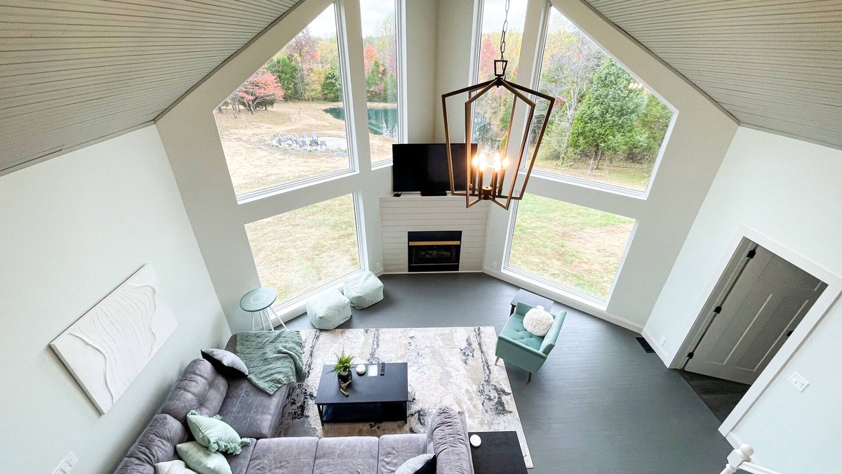 French Lick House | Vita Nova- Minutes from French Lick and Patoka Lake. Sleeps up to 14!