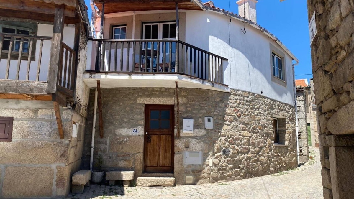 Torre de Moncorvo Apartment | Vita Portucale | Countryside Cottage Gem Moncorvo