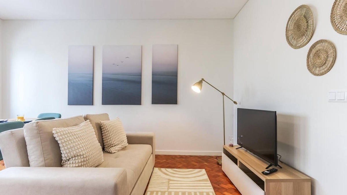 Linda-a-Velha Apartment | Vita Portucale Ajuda Delight