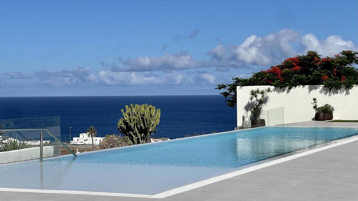 Agaete Apartment | Vivelorural Agaete 2E: infinity pool & great views