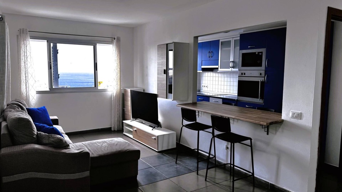 Galdar Apartment | Vivelorural comfy apartment wifi & beach -Gáldar
