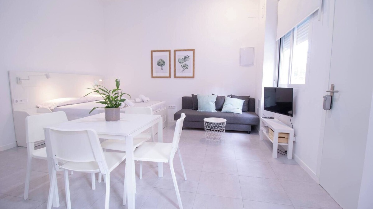 Trinitat Apartment | Viveros 1 by Concept Flats