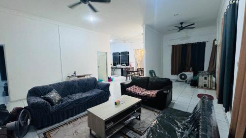 Kampung Tambalugu House | Vivi Villa Homestay