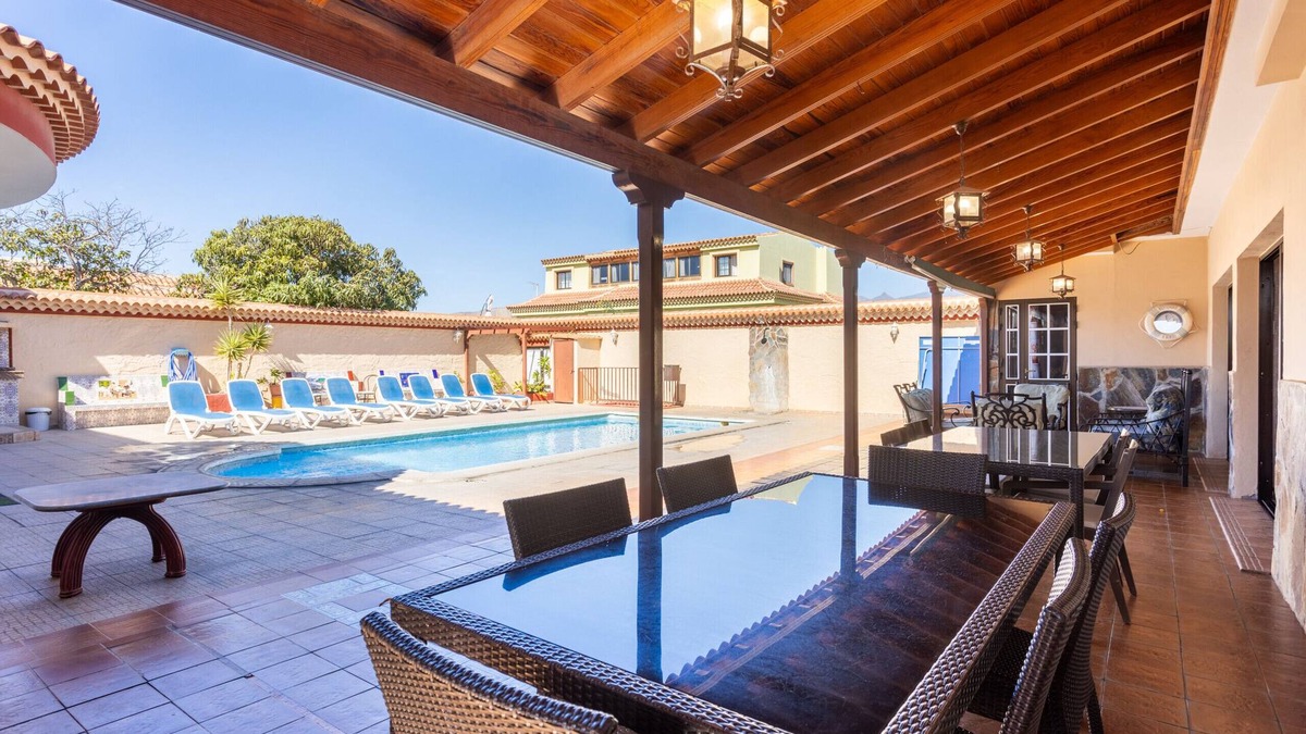 Las Rosas Villa | Vivienda Vacacional FLORATERE. Piscina y relax.