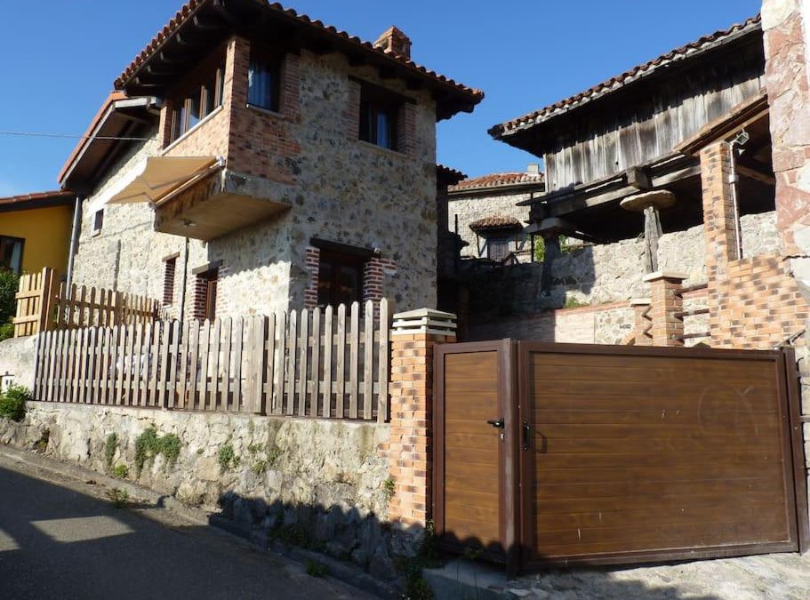 Peruyes House | Vivienda Vacacional La Cantera