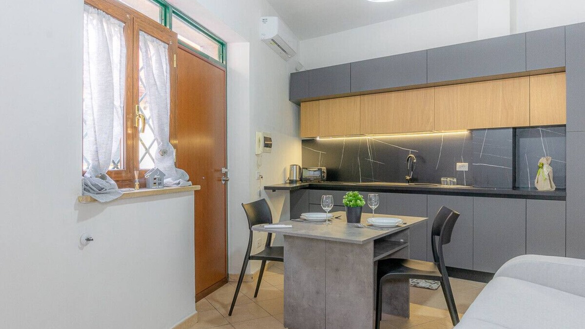 Tuscolano Apartment | VivimiHome - Apt a pochi passi dalla metro,con ingresso privato