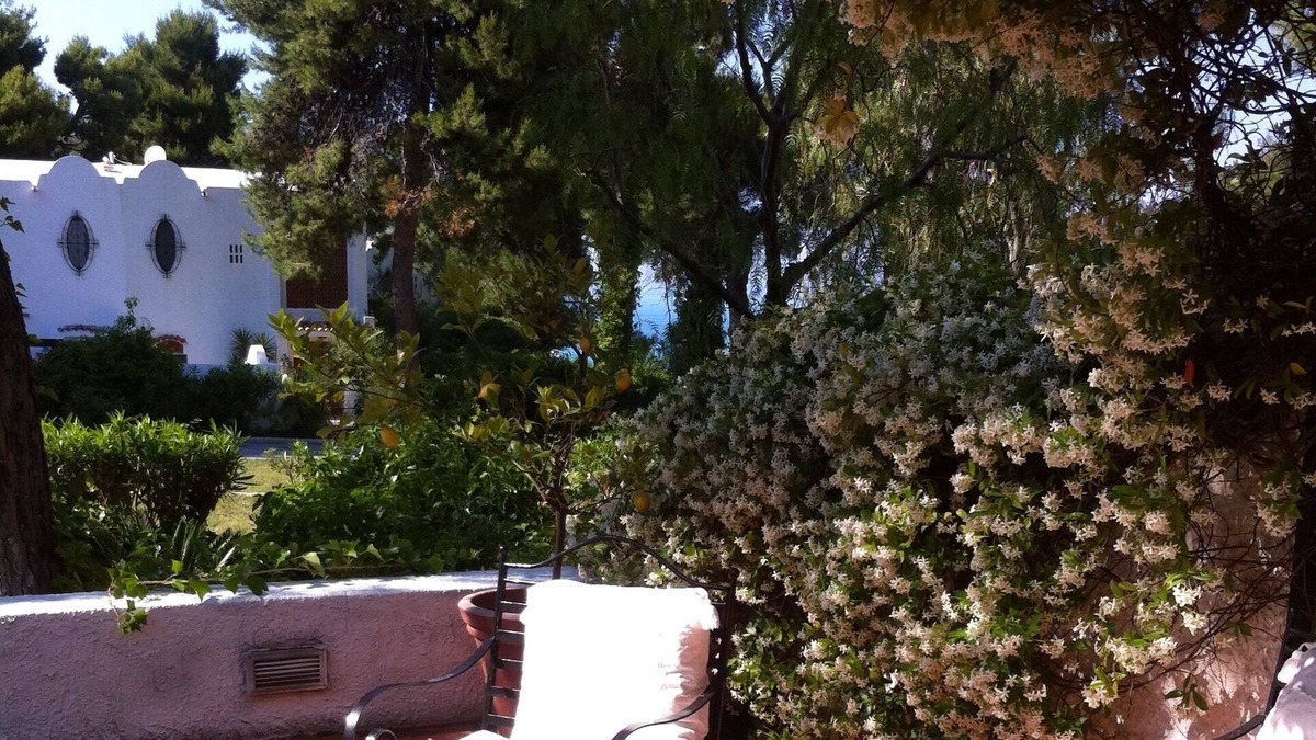 Peschici Villa | vlla bay of the trabucchi