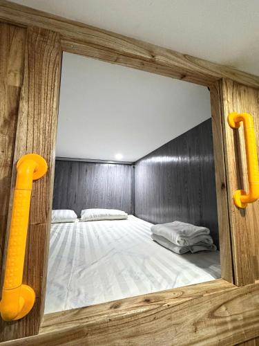 Cam Pho Hotel | VNJ Capsule 388