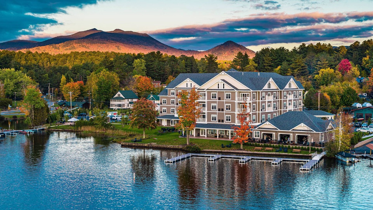 Saranac Lake Hotel | voco Saranac Lake NY - Waterfront by IHG
