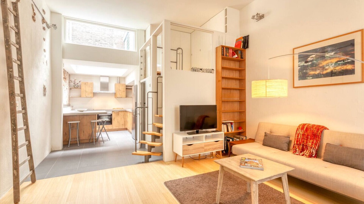 Centrum Apartment | Voldersgracht Canal Home Haarlem