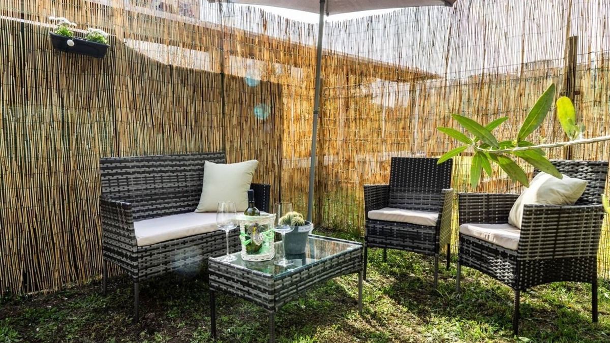 Camnago Volta Apartment | Volta hub- parking lot and garden Lake Como 7min