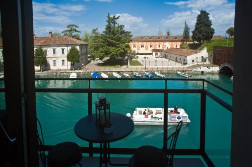 Peschiera del Garda City Centre Apartment | Voltoni Luxury Home