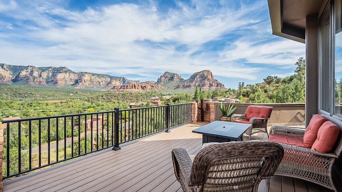 Sedona House | Vortex Horizon ⁓Awesome Views⁓Deck⁓BBQ⁓Fire Table