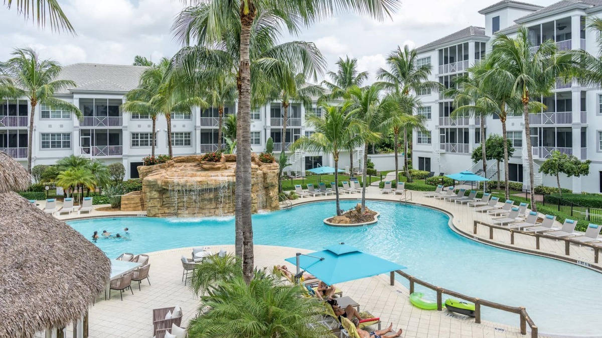 Bonita Shores Condo | VOTED BEST BONITA VALUE, Freshly PAINTED 7/25