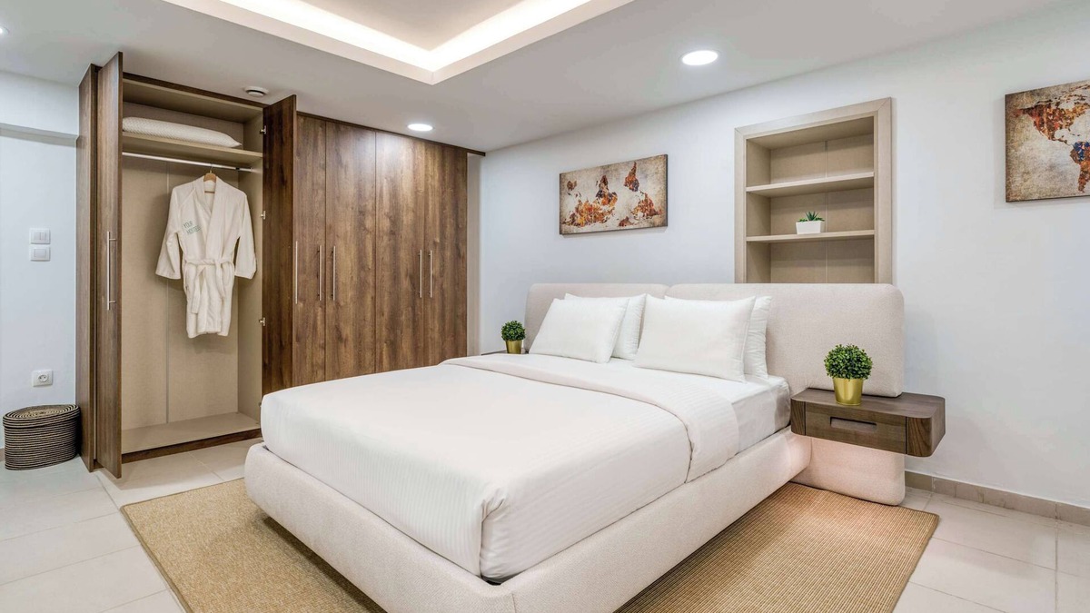 Voula Villa | Voula Luxury Modern Living 1 Bd Apt with Garden