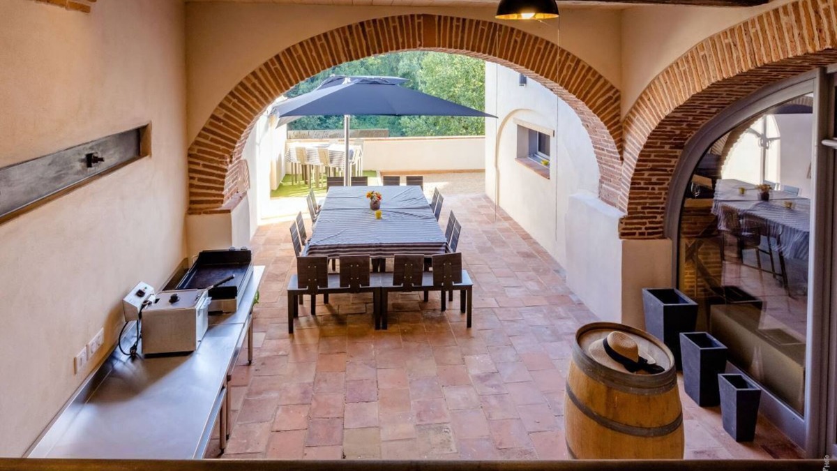 Gaillac House | Voyagez Dans Cette Immense et Magnifique Bâtisse "Ma vie là ! au Bord de L'eau"