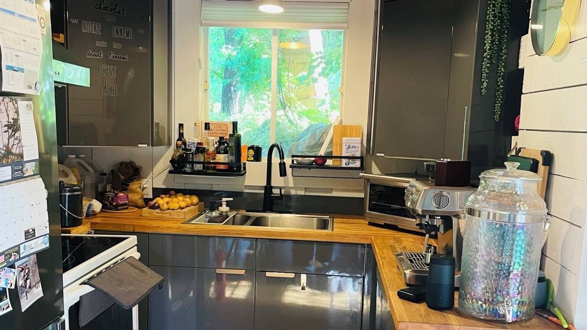 St-Adolphe-d'Howard Cabin | Vrbo Property