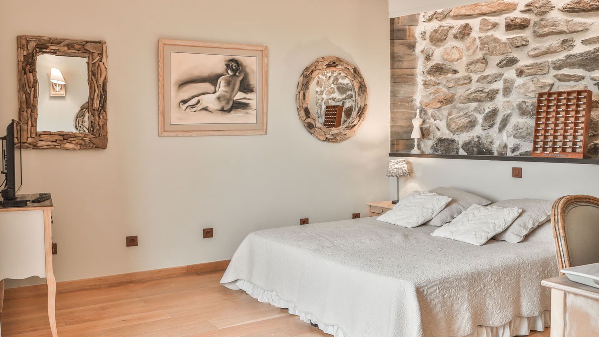 Saint-Laurent-du-Pape Apartment | Vrbo Property
