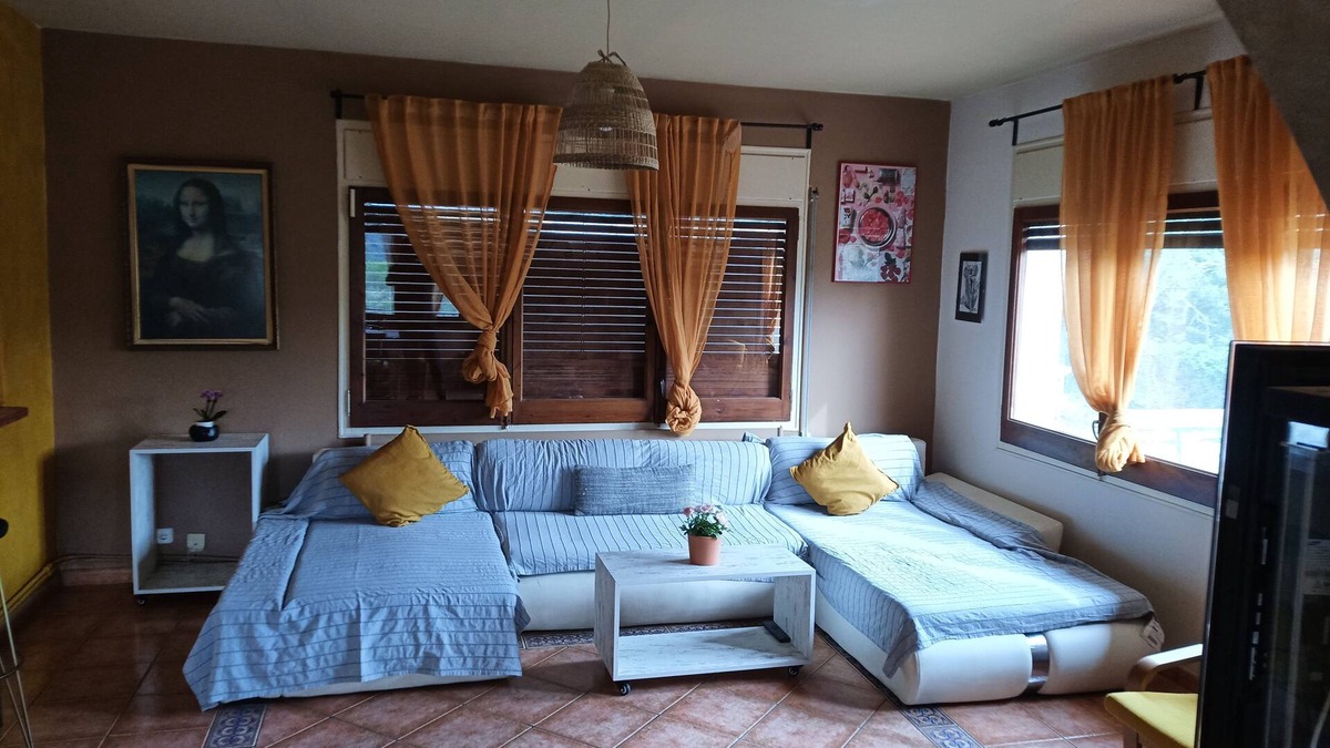 Vallromanes House | Vrbo Property