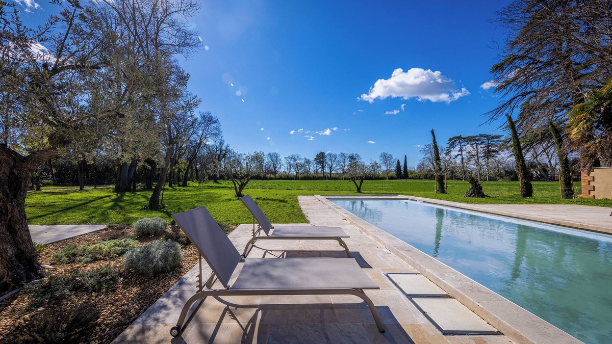 Montfavet House | Vrbo Property