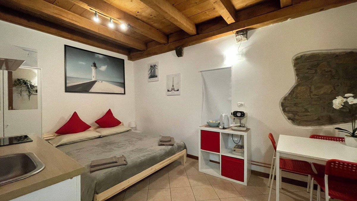 Barriera Vecchia-San Giacomo Apartment | Vrbo Property