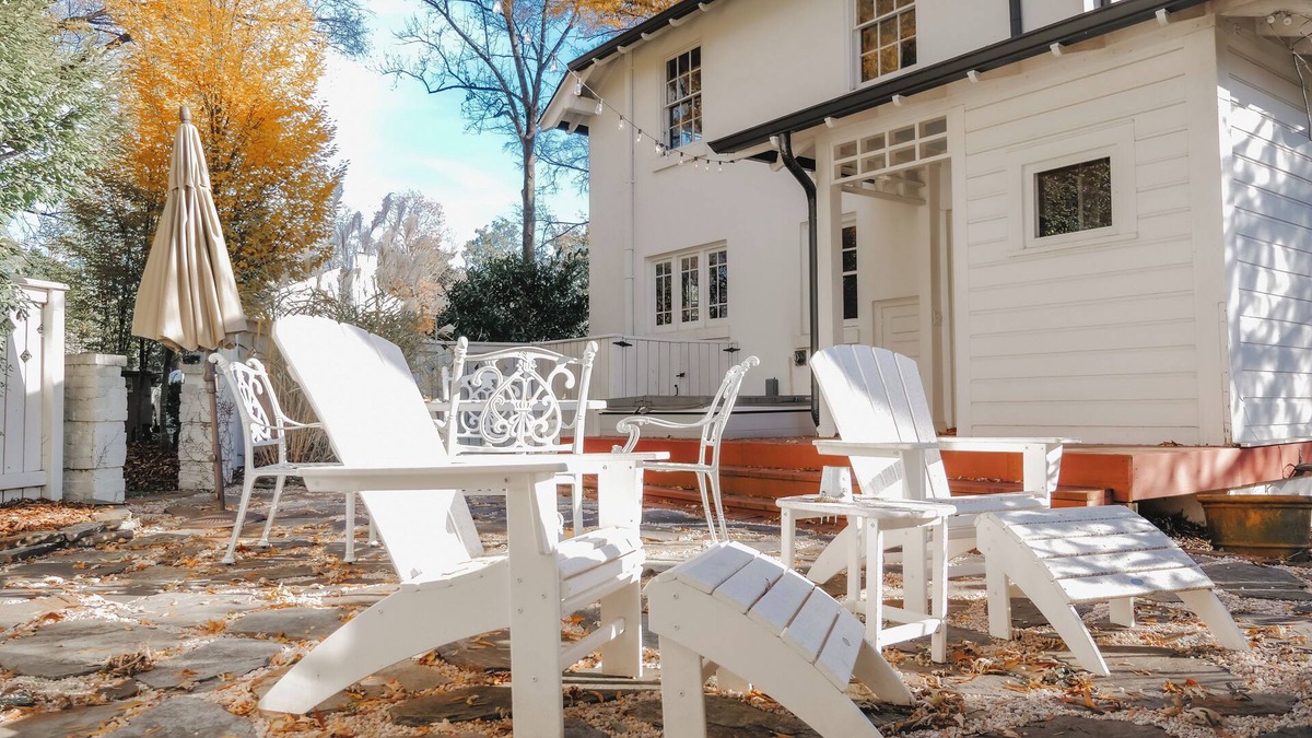 Greensboro Cottage | Vrbo Property