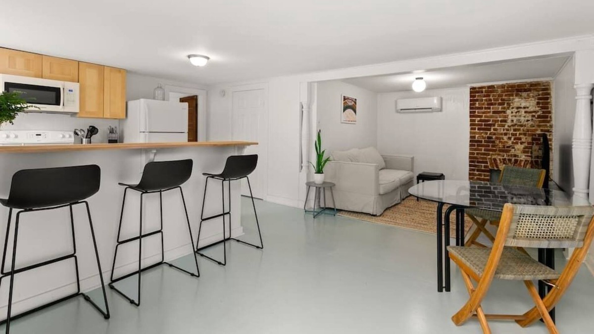Faubourg Livaudais Apartment | Vrbo Property