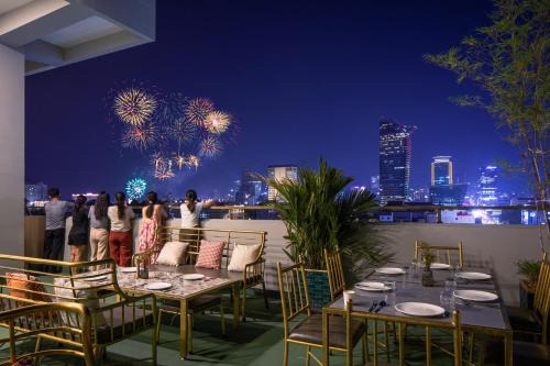 Daun Penh Hotel | Vrest Hotel