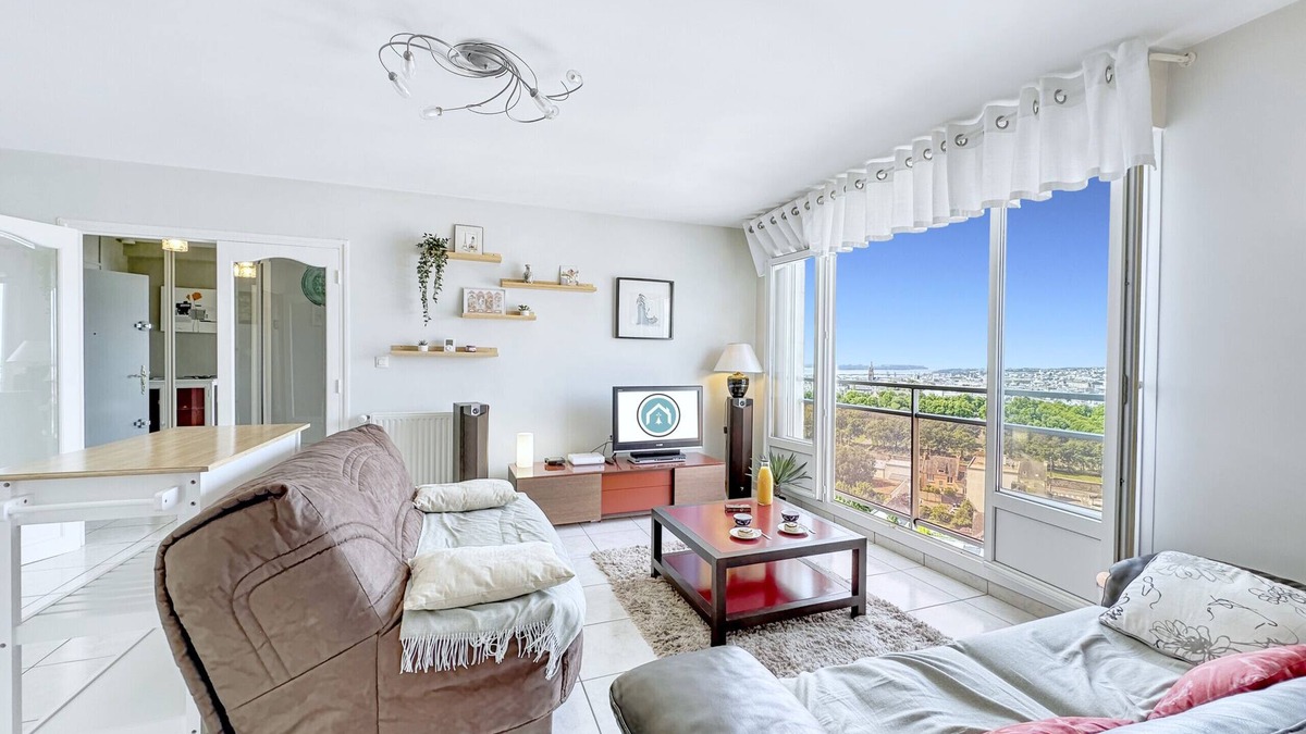 Europe Apartment | Vue mer/ville à 180° et véranda pour ce beau T3