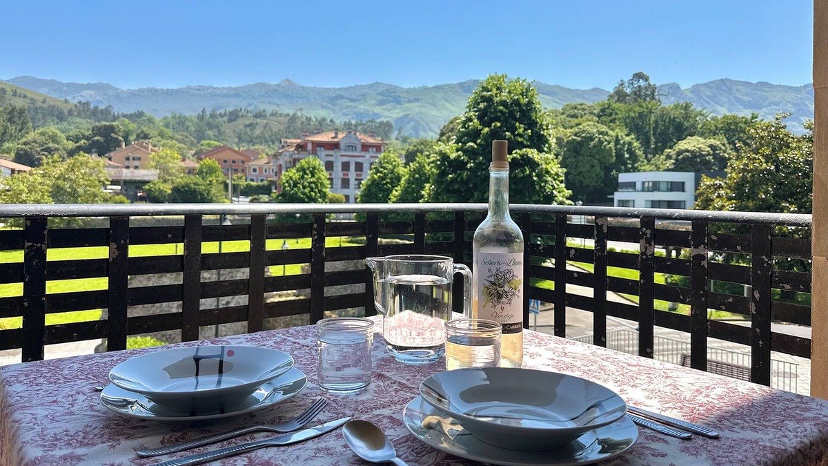 Llanes Apartment | VUT-5236-AS 7 minutes walk from the center of Llanes with views to the Cuera