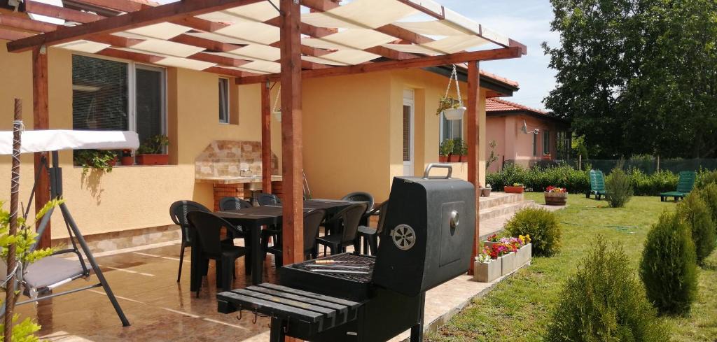 Krapets House | Vyara Holiday Home