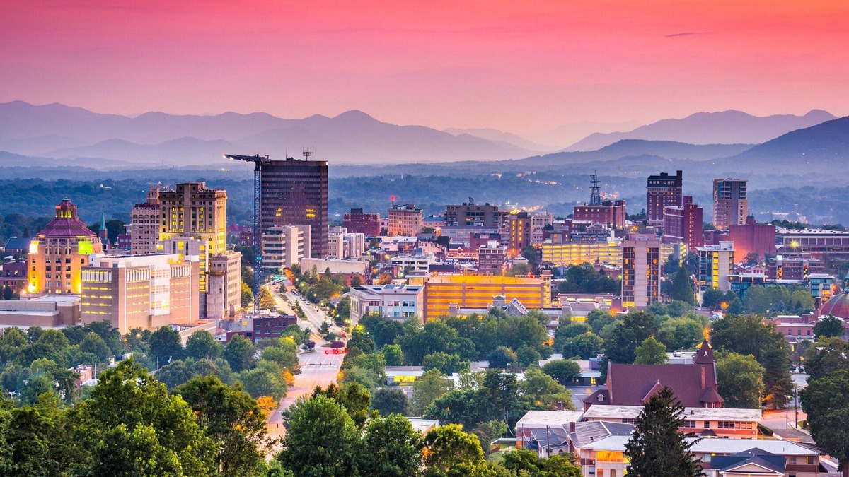 Asheville Cottage | W Asheville Pet-Friendly Cottage | Hot Tub | Firepit | Biltmore Chihuly discount