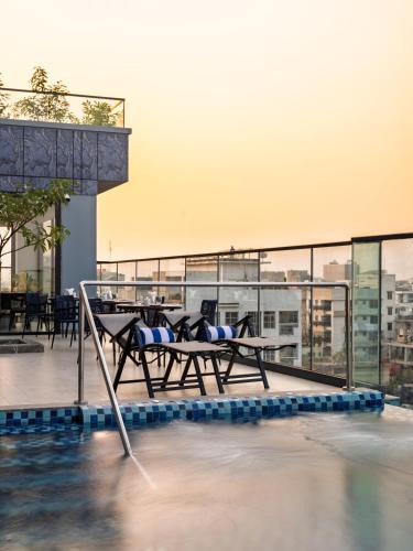 Uttara Hotel | W Residence Living