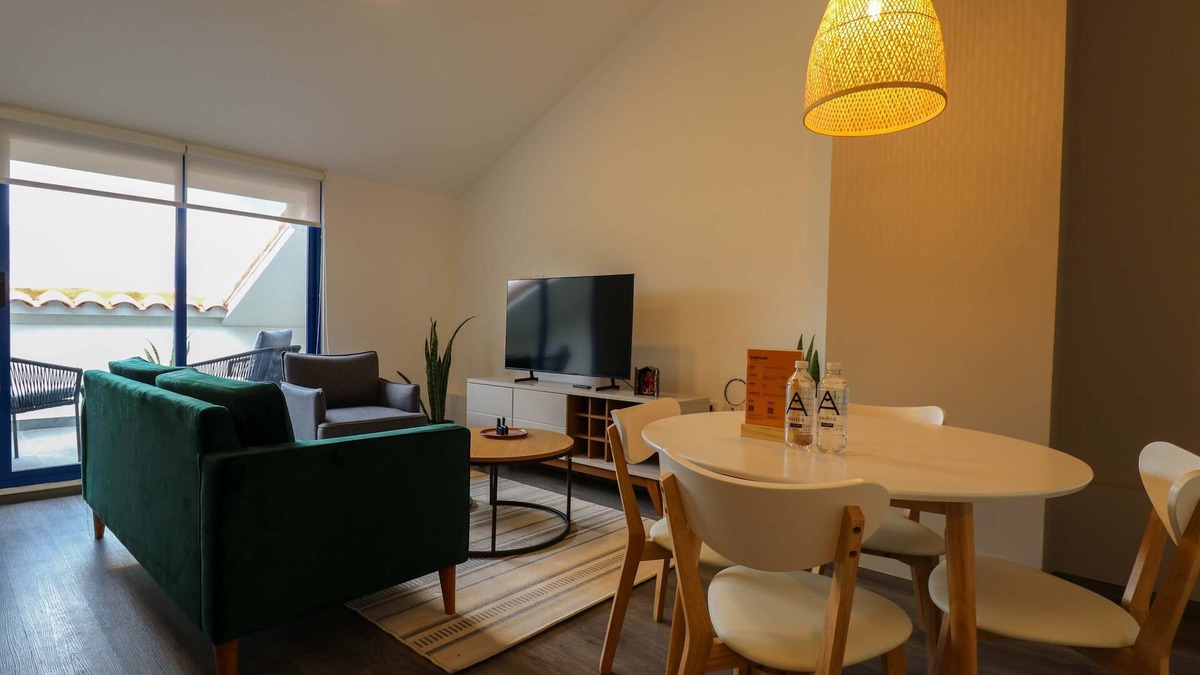 Cusco Historic Center Apartment | w* | Stunpedous 2BR w/Perfect Balcony in Cusco