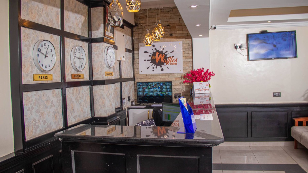 Biashara Hotel | WAFFLES SUITES