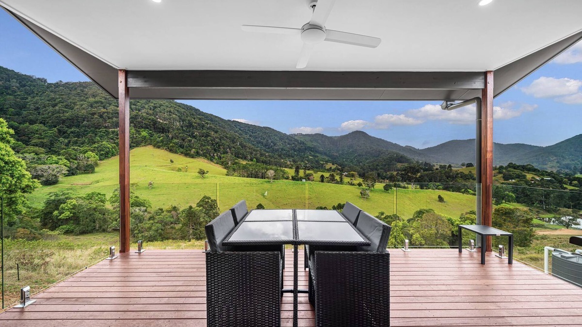Coolabine Cabin | Wagtail Studio Cabin. Peaceful and Ideal for couples or a young family.