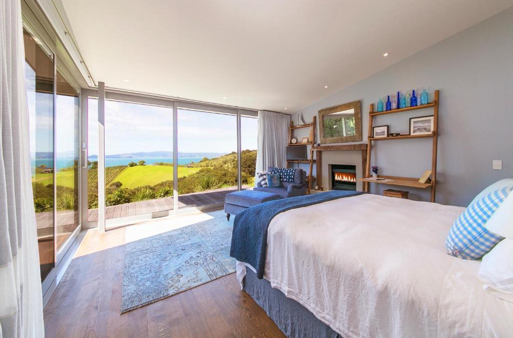 Waiheke Island Ski Chalet | Waiheke Luxury Blue and Green Rooms