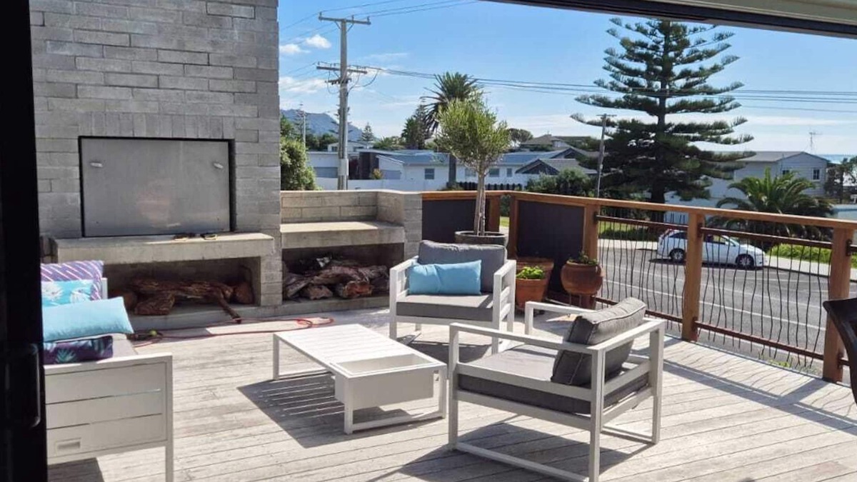 Waihi Beach House | Waihi Beach Wowzer: Spacious & Stylish Retreat with Sea Views & beach proximity!