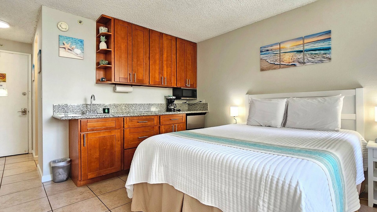 Waikiki Apartment | Waikiki Beach Studio w/Lanai & Pool at The Waikiki Grand
