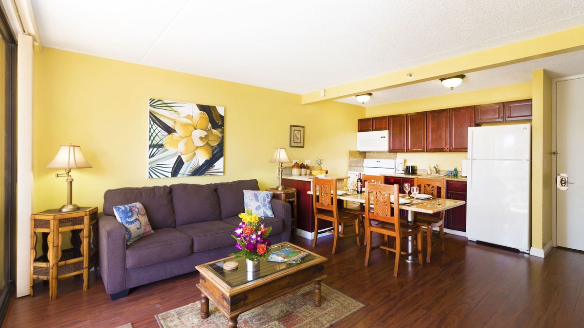 Diamond Head - Kapahulu - St. Louis Condo | Waikiki Sunset Mountain View Near Beach + Parking