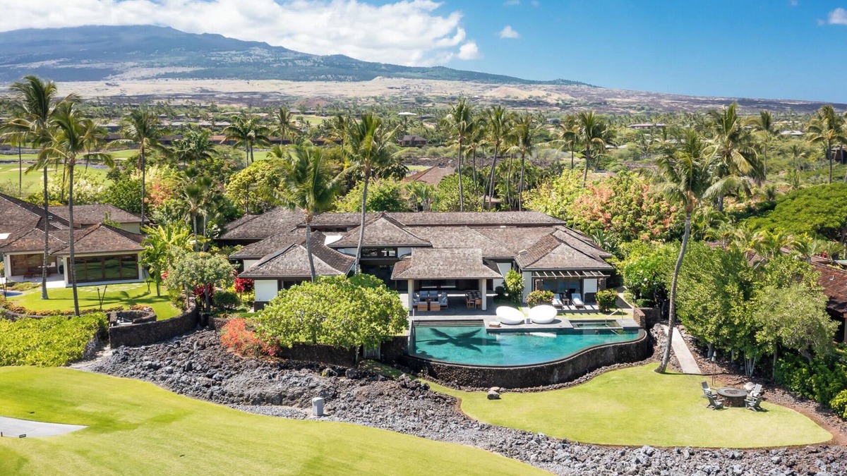 Kaupulehu Villa | Wailulu Villa | Escape to Your Own Paradise