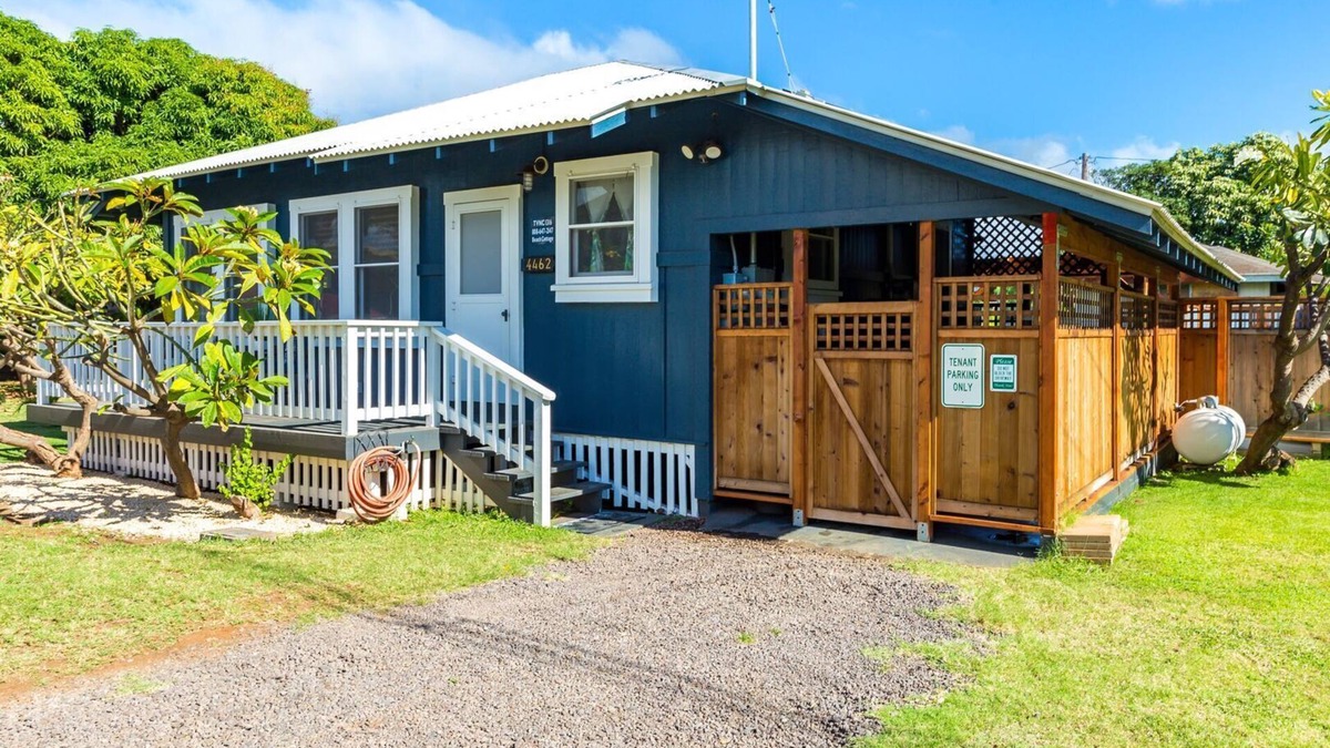 Waimea House | Waimea Beach Cottage by Destination Kauai - Charming 2BD, A/C, Walk to Ocean/Pier