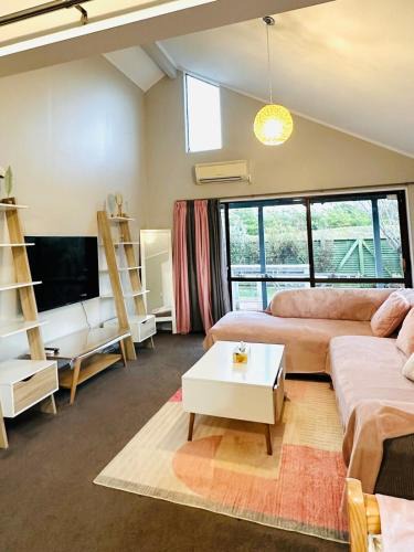 Lower Hutt House | Waiwhetū 3 bedrooms house Retreat