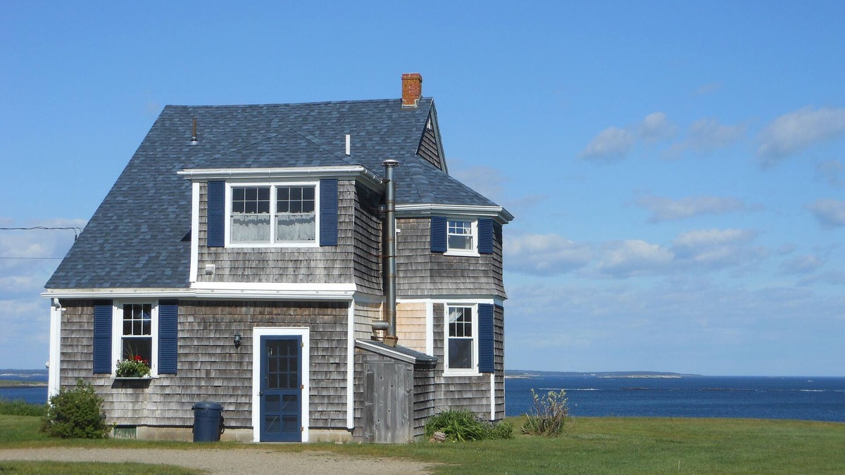 Mid-Coast and Islands Cottage | Wake to Sunrise on the Ocean